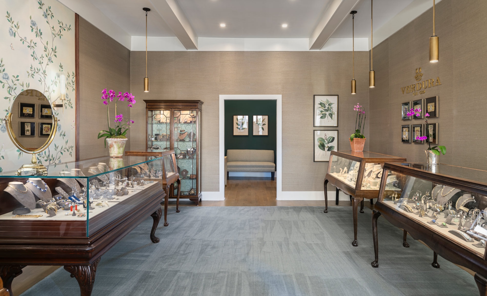 Famille gemologist evaluating jewelry for purchase in Greenwich CT